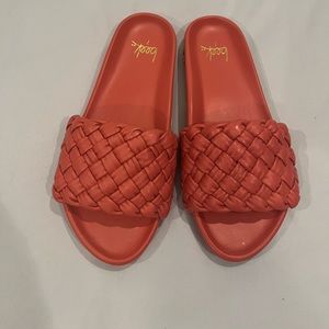 Beek Triller Sandals braided new size 7